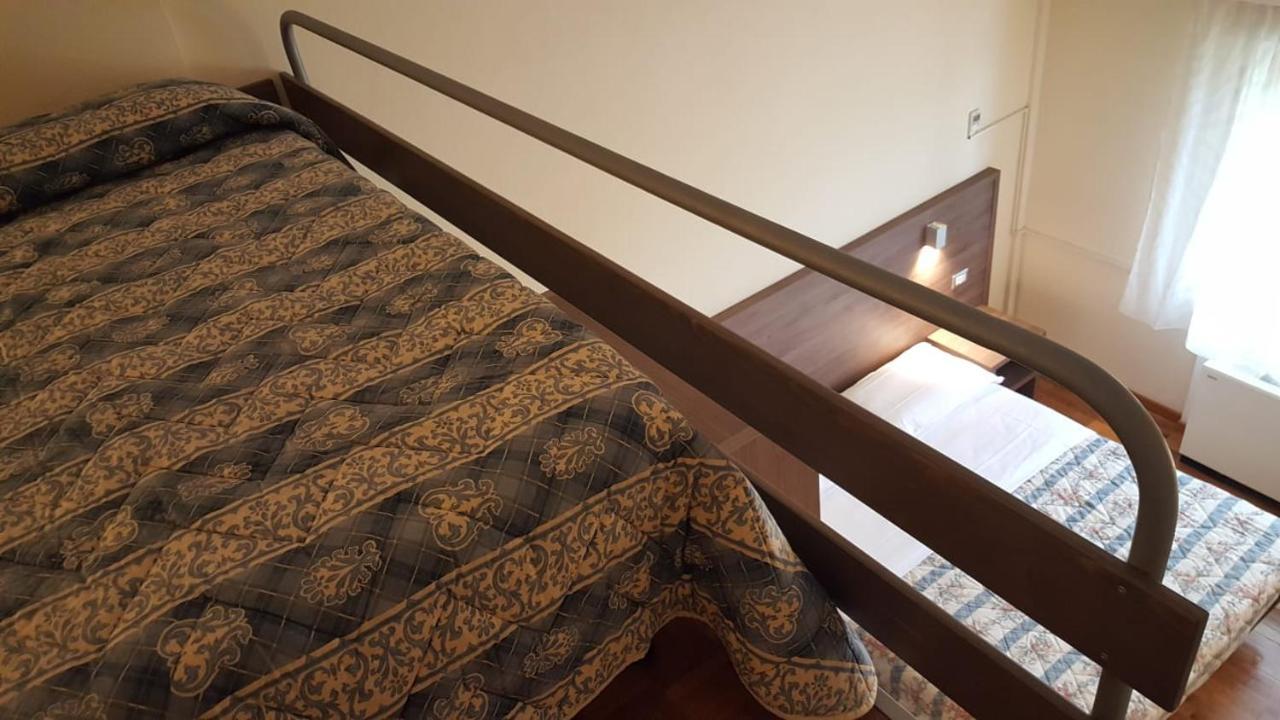 Hotel La Fonte Озимо Екстериор снимка